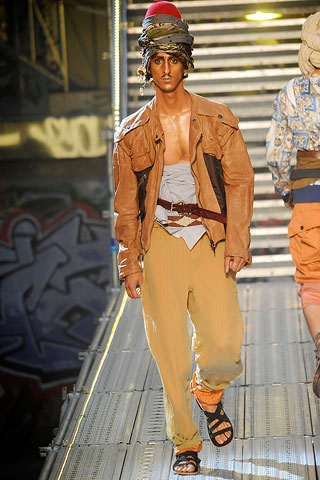 John Galliano / - 2010